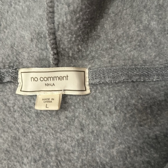 Women’s size large zip up hoodie - Picture 2 of 2